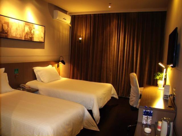 Jinjiang Inn Select Zhenzhou Dongfeng Road Technology Market Женгжо Екстериор снимка
